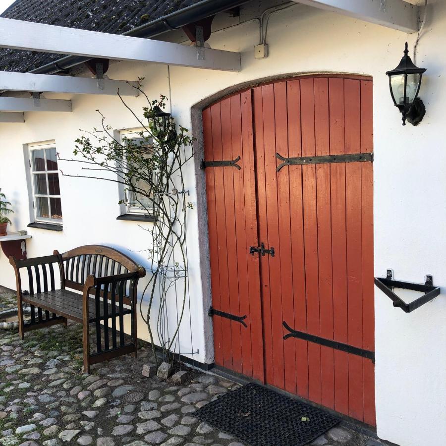 Stort Rymligt Boende Med Tva Sovrum Och Pentry I Lantlig Miljoe Höllviken Exterior foto