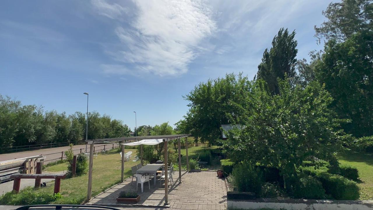 Stort Rymligt Boende Med Tva Sovrum Och Pentry I Lantlig Miljoe Höllviken Exterior foto